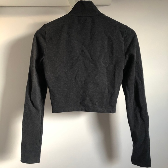 Aritzia ୨୧ TNA waist zip longsleeve active top - Picture 3 of 3